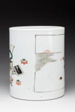 CHINE - Époque KANGXI (1662-1722)
PORTE-PINCEAUX en porcelaine décorée en émaux...