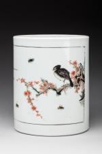 CHINE - Époque KANGXI (1662-1722)
PORTE-PINCEAUX en porcelaine décorée en émaux...