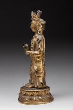 TRAVAIL SINO-TIBÉTAIN - XVIIIe siècle.
STATUETTE en bronze doré d'Avalokitesvara debout...