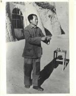 MAO ZEDOUNG (1893-1976)
Portraits, années 1930-1960.
5 épreuves gélatino-argentiques des années 1970.
24...