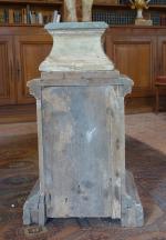 Paire de PORTE-TORCHÉRE en bois sculpté polychrome, sur des SOCLES...