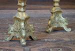 Paire de PIQUE-CIERGES en métal doré (bronze ?) de forme...