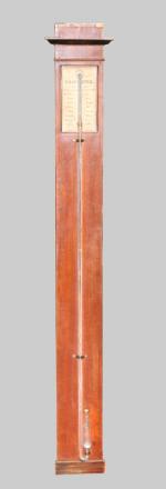 BAROMÈTRE au mercure en bois teinté. XIXe.
Haut. 98 cm.