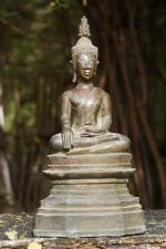 LAOS - XVIIIe. STATUETTE de bouddha en bronze, assis en...