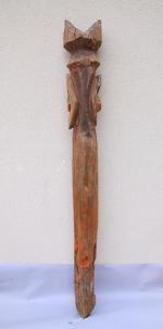 AFRIQUE. POTEAU JANUS en bois sculpté.Seconde moitié du XXe.Haut. 219...