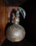 CONGO.BOUCHON en forme de tête de toucan.Travail artisanal.Haut. 23 cm.