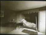 p. 1 : Chambre de Balzac, vue large, 1899,<br />
photographe anonyme, Société Archéologique de Touraine, Fonds photographique, cote BFP 4036-0035.