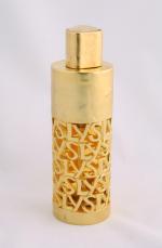 YVES SAINT-LAURENT - "Champagne" - (1993)

Flacon-vaporisateur en laiton massif estampé,...