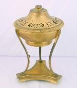 GUERLAIN - "Brûle Parfum" - (années 1930)

Rare brûle-parfum en bronze...