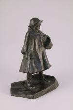 Lucien BRASSEUR (1878-1960)Le petit chaperon rouge.Bronze patiné et signé, cachet...