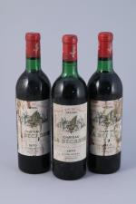 PAUILLAC. Château La Bécasse, 1970. 3 bouteilles. (TLB à LB,...