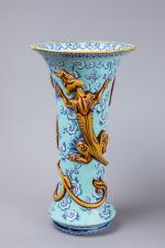 Ulysse BERTRAND (1851-1941)Vase cornet à la salamandreà la panse enflée...