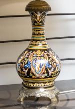 Paire de LAMPESen céramique émaillée à décor de la Renaissance...