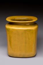 Claire DEBRIL (née en 1927)Vase de forme carrée en céramique...