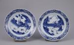 CHINE - Époque KANGXI (1662-1722)Paire d'ASSIETTES en porcelaine à décor...