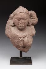 RAJASTHAN ? VIIIe-IXe après J.-C.
TORSE féminin d'une statue provenant d'un...