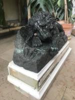 d'après Bertel THORVALDSEN
Lion de Lucerne. 
Pierre sculptée. 
Haut. 23, long....