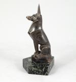 Jacques CARTIER (1907-2001) Chien art déco, mascotte Bronze (autrefois argenté),...