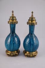 Théodore DECK (1823-1891)Paire de lampes en céramique glaçurée bleue, de...