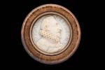 CAMÉE sur IVOIRE de forme ronde représentant SIGISMOND III (1556-1632),...