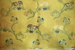 Moire brochée, XVIIIème siècle, fond jaune, décor broché polychrome de...